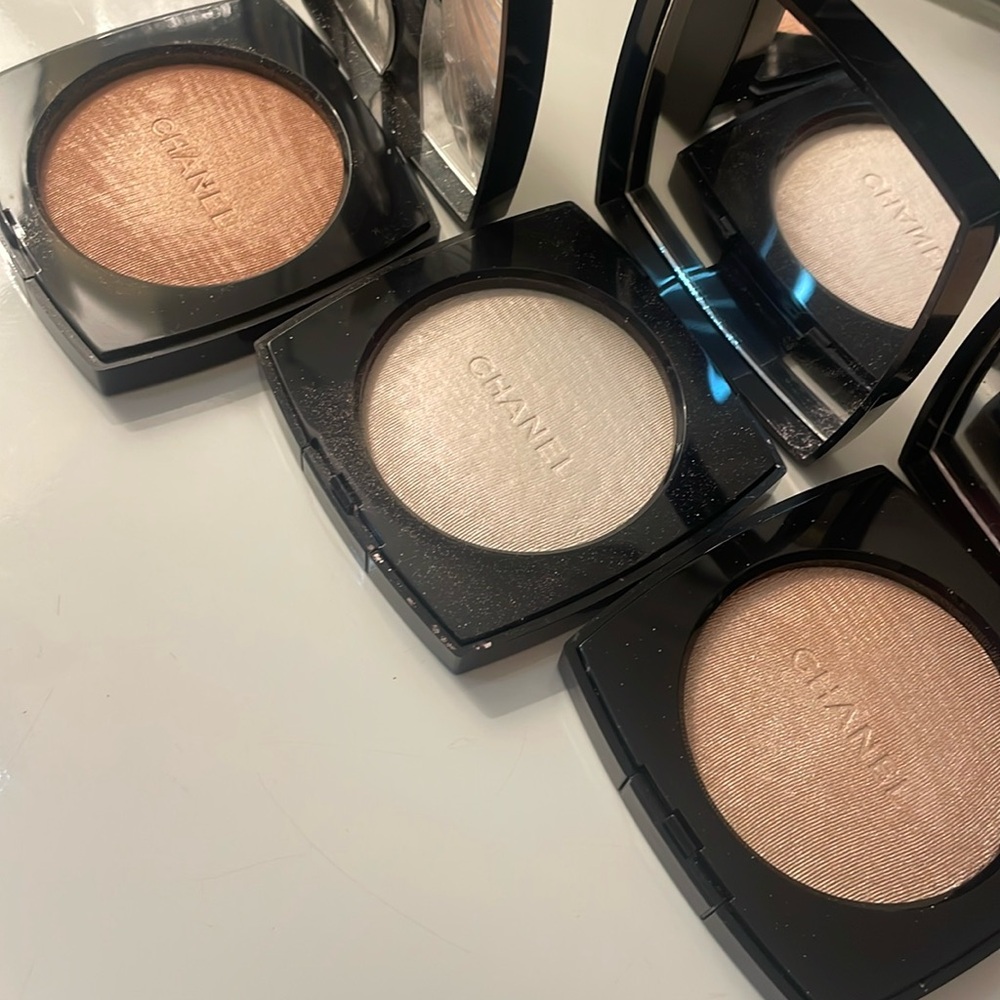 Chanel highlighting powder